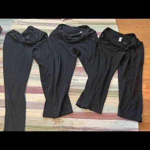 3 pairs of Isabel maternity leggings. 2 - XXL 1 - XL